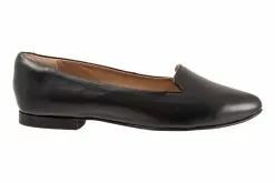 Trotters Harlowe 19 Trotters Harlowe -Sneakers shop T1707 001 outside