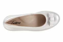 Trotters Avery 11 Trotters Avery -Sneakers shop T2202 044 top